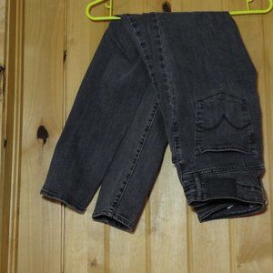 LEVIS hi rise black denim